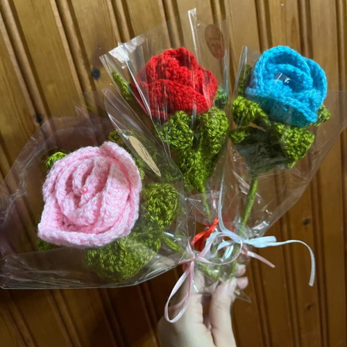 Knitted rose new, handmade in colors of your choice