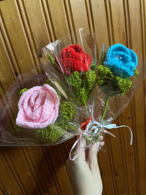 Knitted rose new, handmade in colors of your choice
