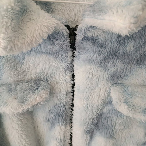 Women's fluffy jacket fleece in blue-white like new, size XS