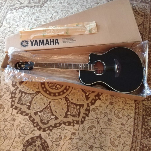 Yamaha APX 500 electro-acoustic guitar new