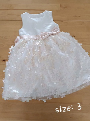 Girls' dress size 3 like new