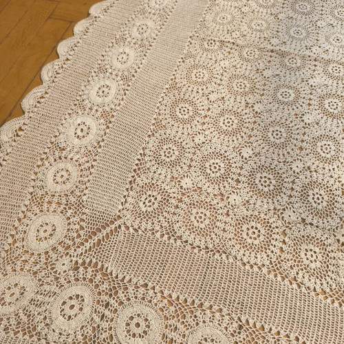 Handmade knitted tablecloth like new