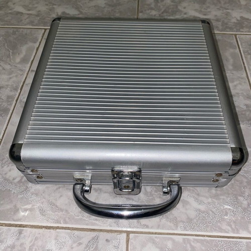 Poker set aluminum case like new