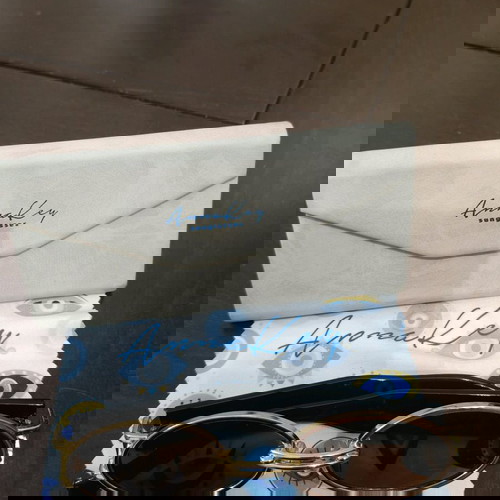 Αυθεντικά γυναικεία γυαλιά ηλίου Annakey σαν καινούργια, μαύρο και χρυσαφί