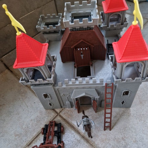 Castle of Knights playset like new