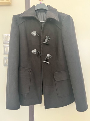Women's black wool coat like new with zipper and buttons