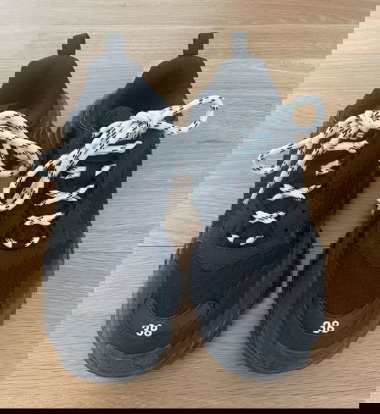 Balenciaga Triple S No 38