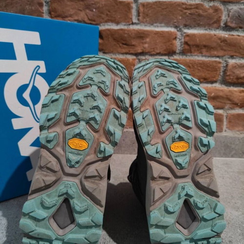Hoka One One Kaha 2 GTX boots like new, gray, size 41