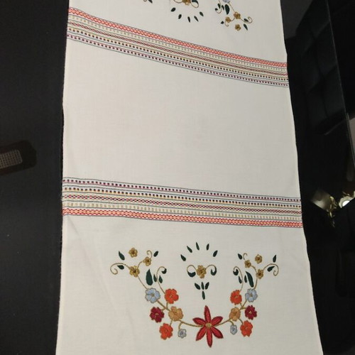 Cotton table runner with vintage embroidery like new, traditional