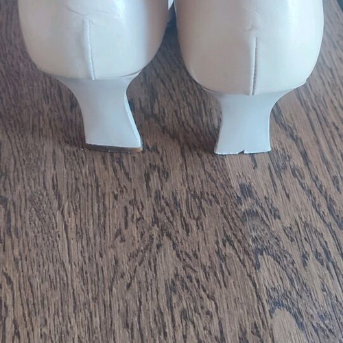 Pollini leather pumps used, size 37, beige