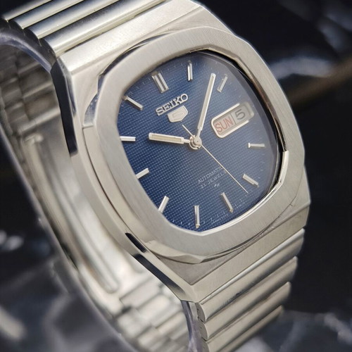 Seiko 5 Nautilus Automatic Ref. 7019-5140 vintage watch, blue and silver