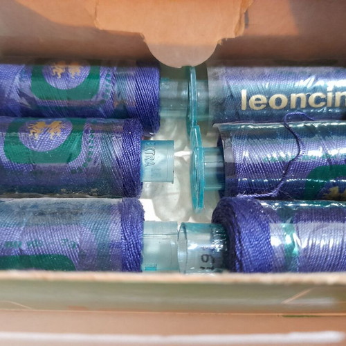 Leoncini blue threads for buttonholes, pack of 6, new