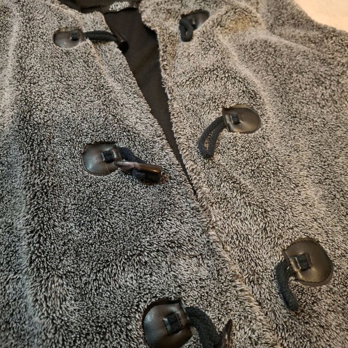 Γυναικείο γκρι γιλέκο Τζενη fashion με κουκούλα και κουμπιά μοντγκόμερι σαν καινούργιο