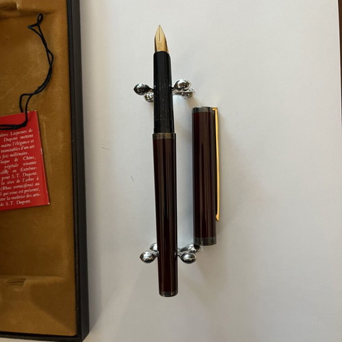 DuPont lacquer pen Chinese with 18kt gold nib used