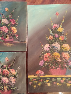 Paintings used, set of 3 by Komninakis, vase with flowers theme