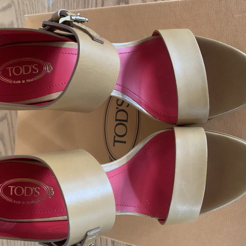Tod's leather sandals new with red interior details