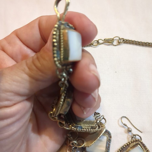 Vintage jewelry set from Sofia with white and gold tones, like new