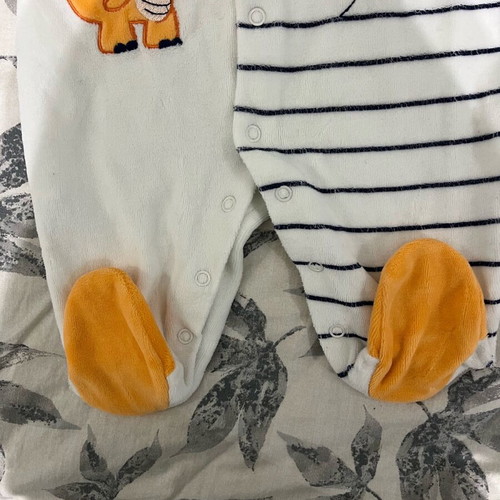 Velour baby rompers like new for 2-5 months old