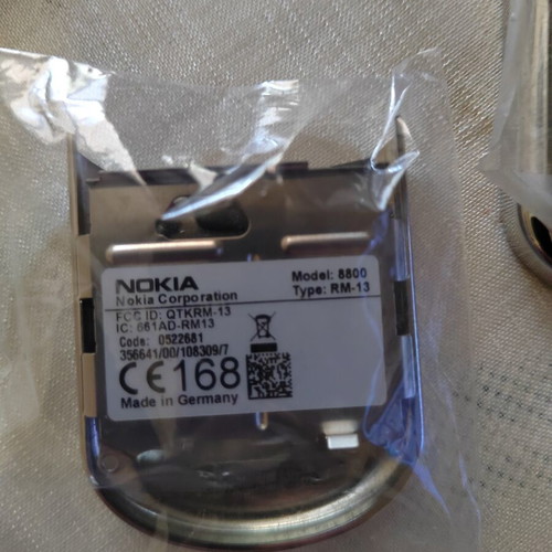 Nokia 8800 Battery Cover 2 New and 1 Used Keypad Cover