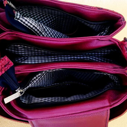 Red shoulder bag like new with silk scarf