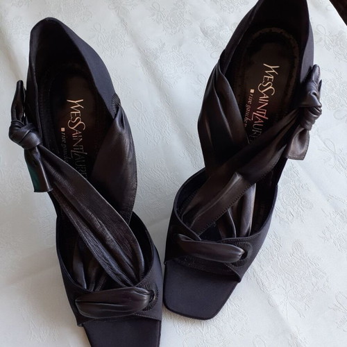 Yves Saint Laurent Black Pumps New Size 38