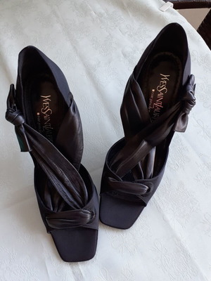 Yves Saint Laurent Black Pumps New Size 38