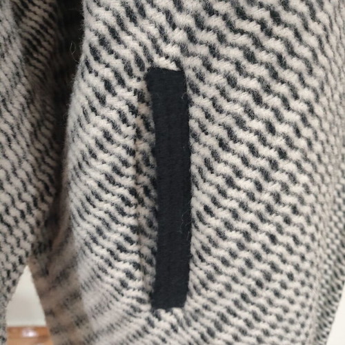 Vintage women's coat 100% wool herringbone like new