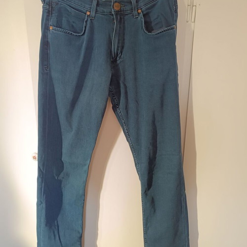 Wrangler jeans size 31 soft fabric slim fit like new