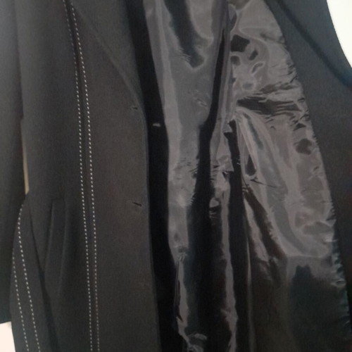 Wool coat Veto with stripe and detachable fur collar like new, black