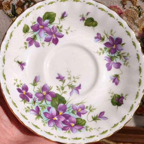 Royal Albert February tea cup like new, bone china