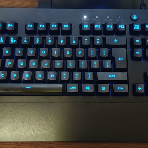 Full gaming set i7-6700 GTX 1060 6GB 1TB NVMe Logitech ViewSonic used