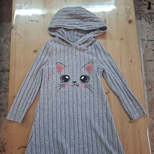 Girls' dress and hoodie like new, size 5, gray and green
