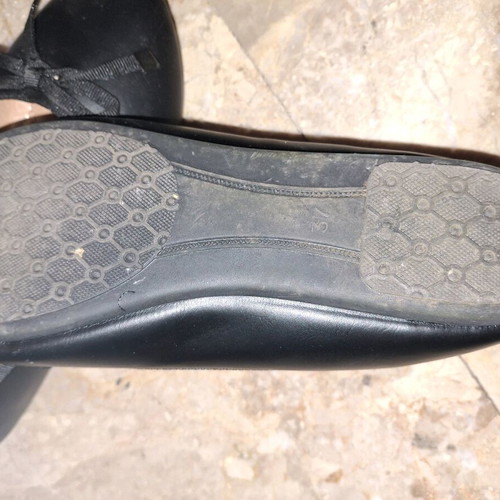 Ballerinas size 37 black like new, very light
