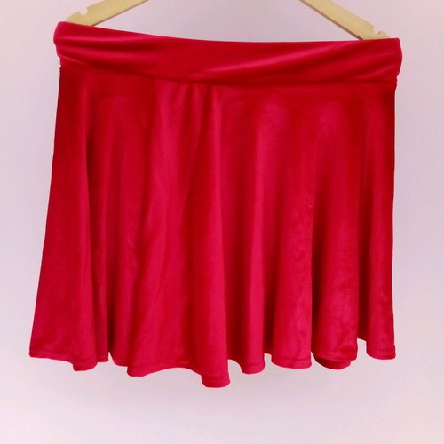 Velvet skirt new in size XL, red
