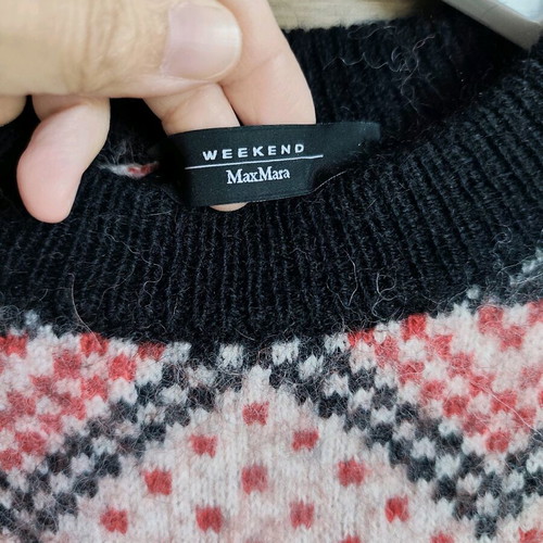 Max Mara sweater collectible like new, multicolor, size S-M