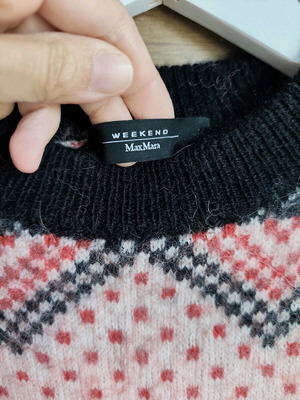 Max Mara sweater collectible like new, multicolor, size S-M