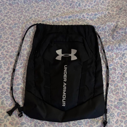 Under Armour gym bag like new