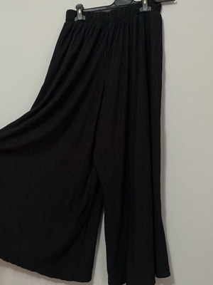 Bershka pants used, size L, black