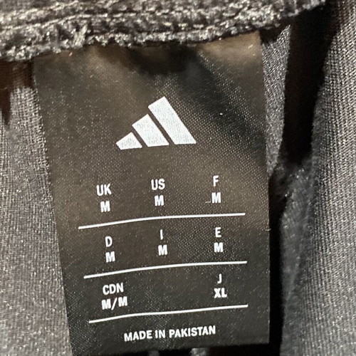 Adidas Essentials Single Track Pants black, new