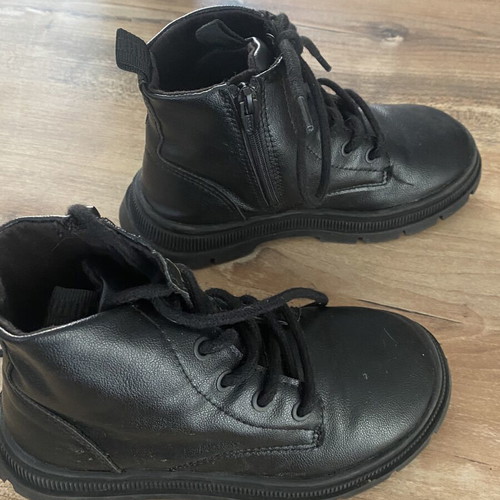 Zara children's boots size 25 used, black