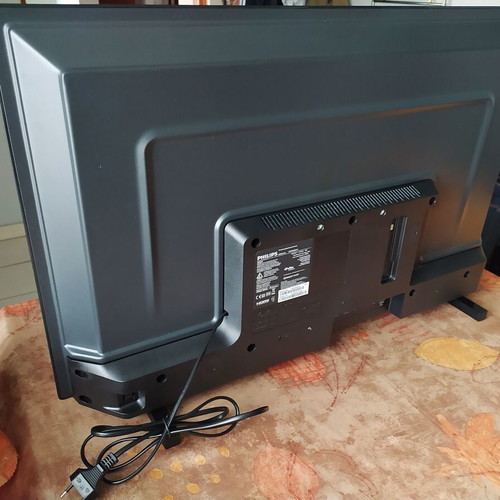 Philips 32-Inch TV like new, 2020 model, non-smart
