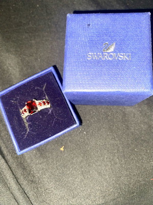 Swarovski Ring like new with deep red crystal and silver-tone setting