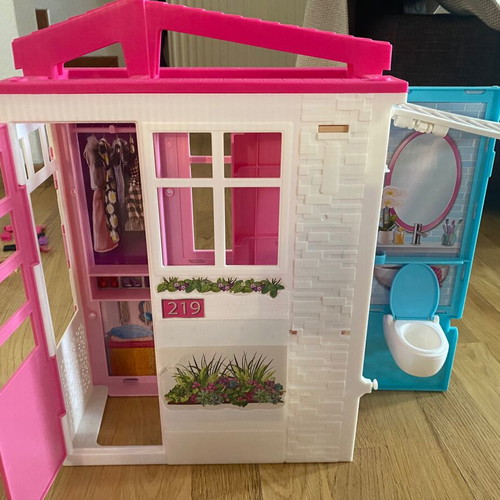Barbie Summer House like new