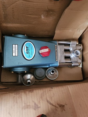 Αντλία εμβόλου Cat Pumps Model 1010 καινούργια