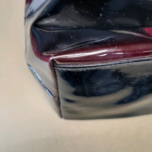 Elisabeth Arden patent leather shoulder bag like new, black and red
