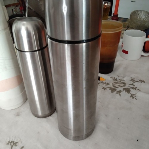 Shaker set with 5 pieces, jug and 5 thermoses