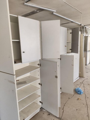 Ντουλάπα μεταχειρισμένη από επαγγελματικό χώρο 1x2