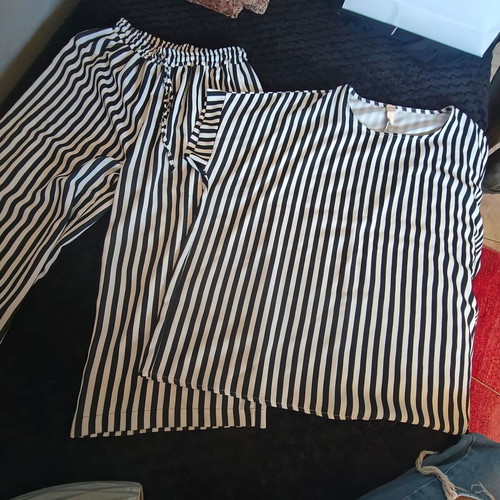 Set pants and blouse size Large like new
