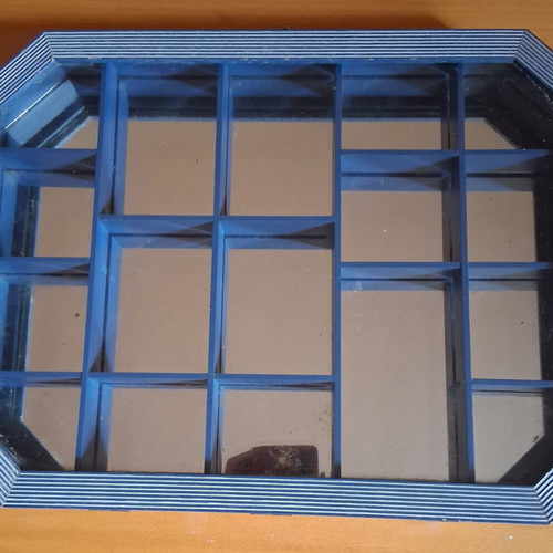 Display case for miniatures, hanging with mirror