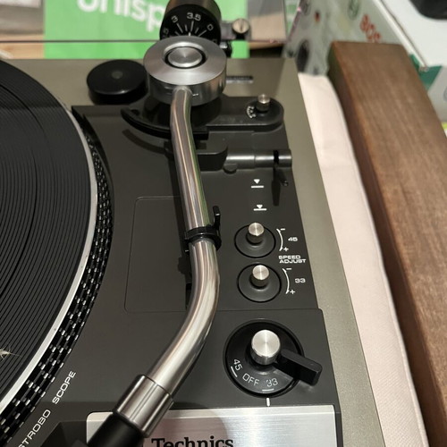Technics SL-23 Vintage Turntable FG Servo Player like new